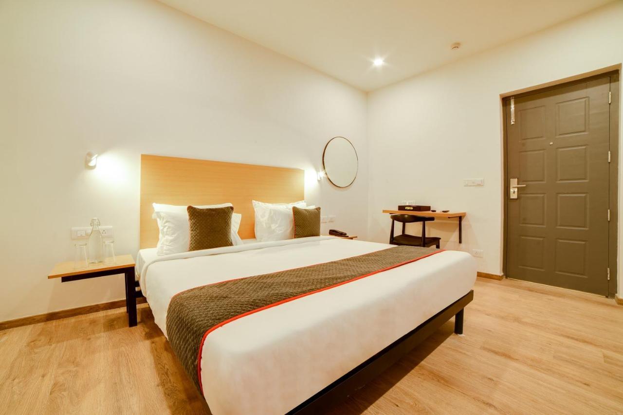 Super Townhouse Hosur Main Road Bommanahalli Near Gopalan Innovation Mall Bangalore Buitenkant foto