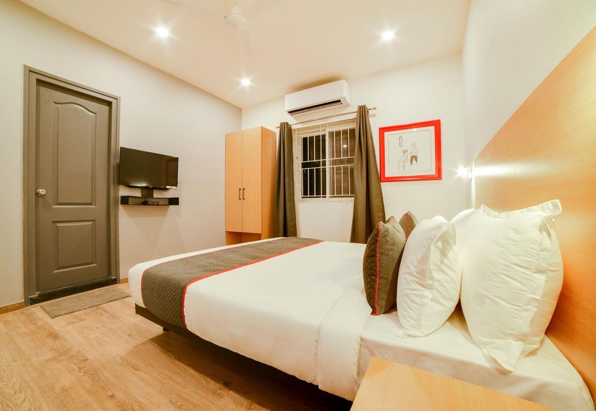 Super Townhouse Hosur Main Road Bommanahalli Near Gopalan Innovation Mall Bangalore Buitenkant foto