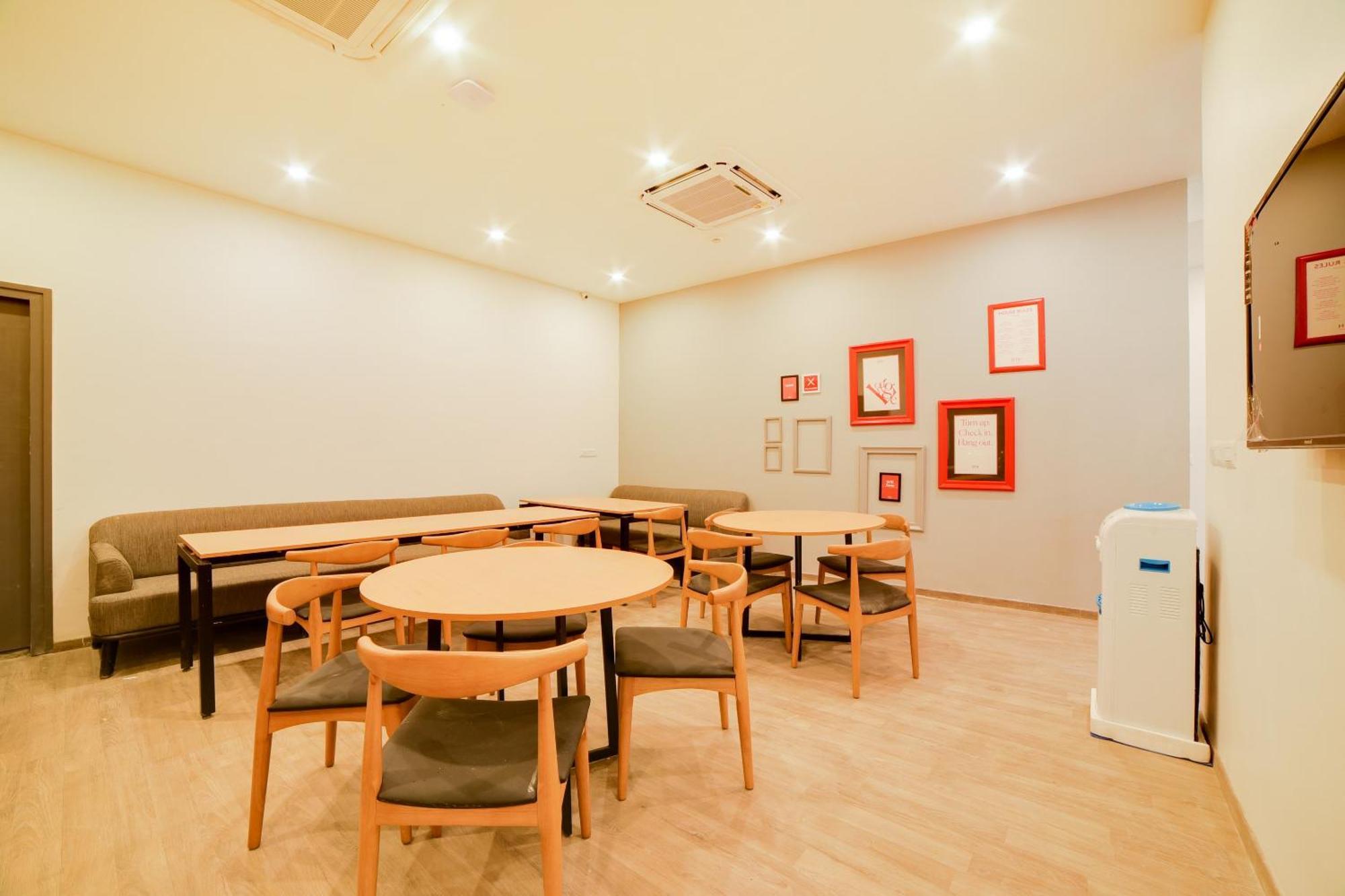 Super Townhouse Hosur Main Road Bommanahalli Near Gopalan Innovation Mall Bangalore Buitenkant foto