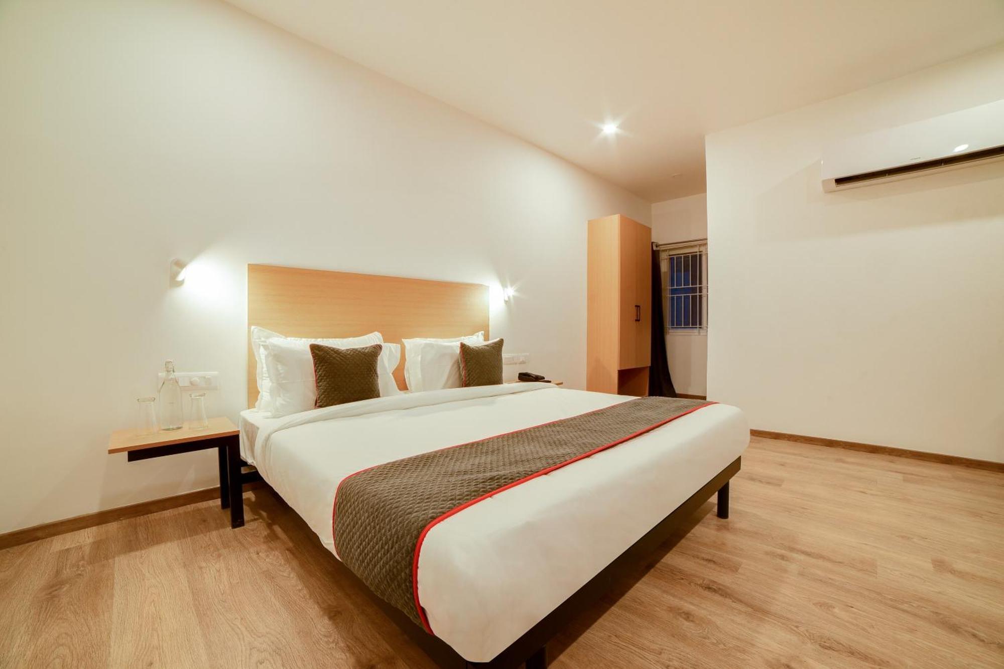 Super Townhouse Hosur Main Road Bommanahalli Near Gopalan Innovation Mall Bangalore Buitenkant foto