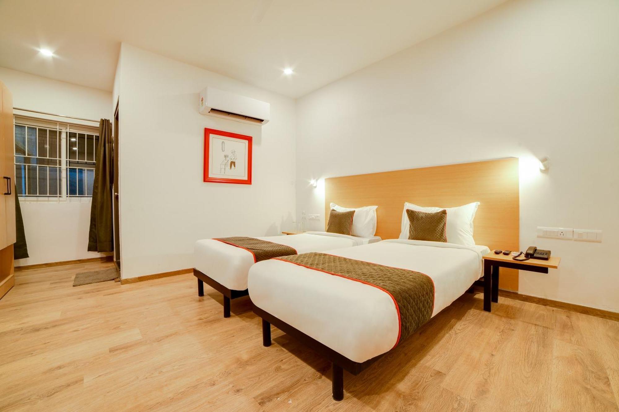 Super Townhouse Hosur Main Road Bommanahalli Near Gopalan Innovation Mall Bangalore Buitenkant foto