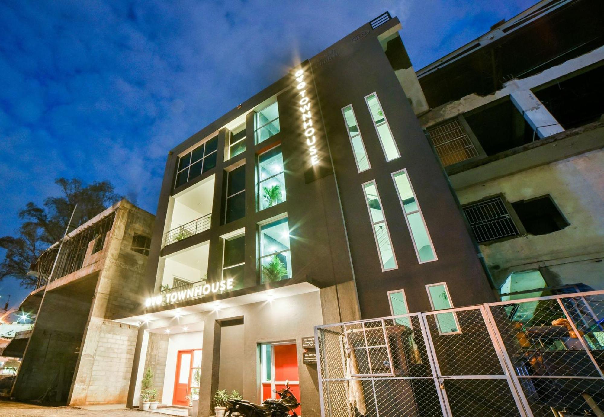 Super Townhouse Hosur Main Road Bommanahalli Near Gopalan Innovation Mall Bangalore Buitenkant foto