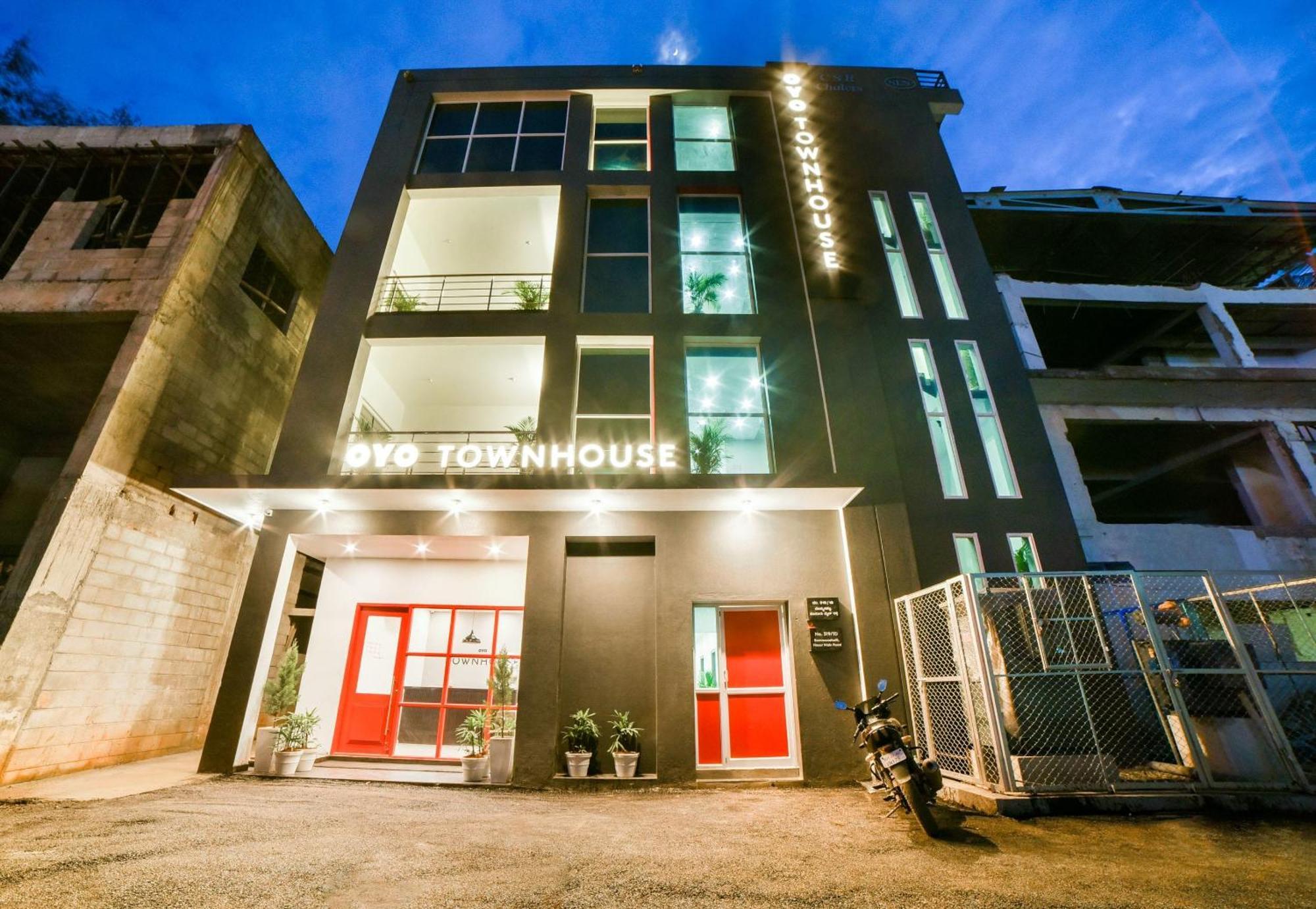 Super Townhouse Hosur Main Road Bommanahalli Near Gopalan Innovation Mall Bangalore Buitenkant foto