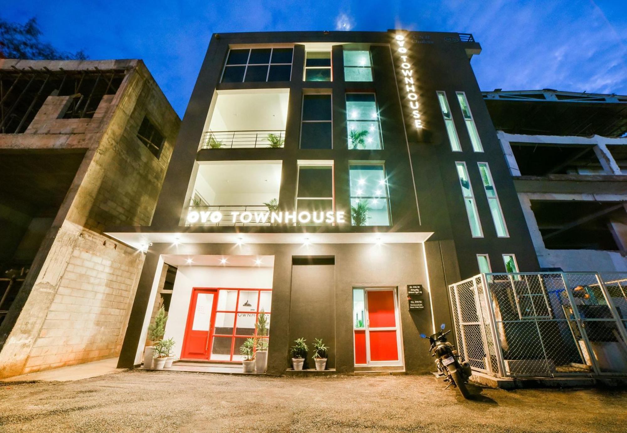 Super Townhouse Hosur Main Road Bommanahalli Near Gopalan Innovation Mall Bangalore Buitenkant foto